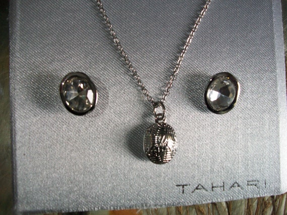 Vintage Tahari Matching Necklace and 