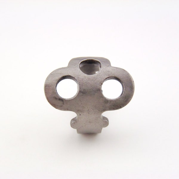 Antique Key Ring - Size 8 - Rustic Trefoil - Jewelry - Vintage Keys - Handmade - Powder Coated Steel