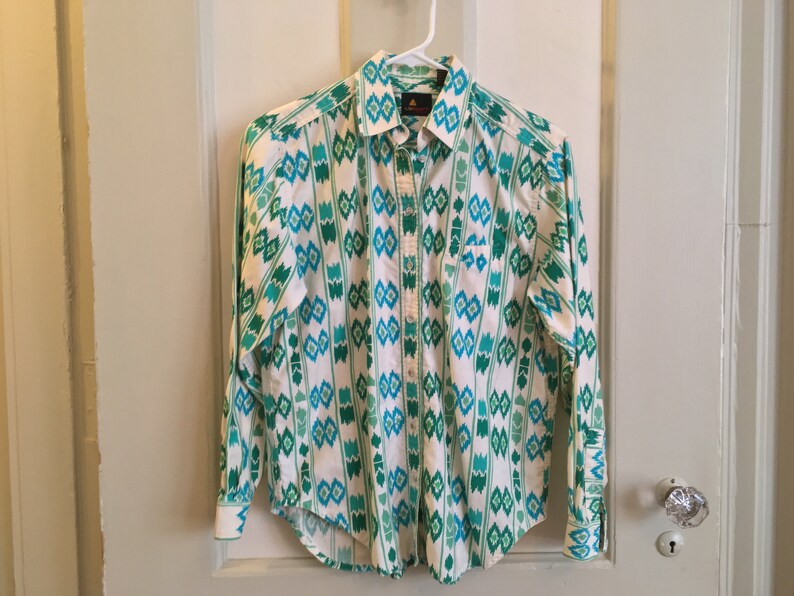 Ikat Pattern Vintage Liz Taylor Collared Women/'s Shirt