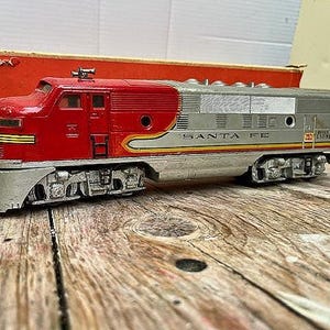 1950&#39;s  Lionel #2343 Santa Fe Diesel Locomotive Train runs great