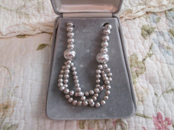 M'ati Silver Bead Necklace