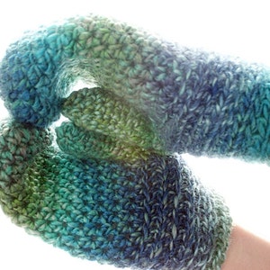 Sea Ice Cowl & Mittens Crochet Patterns, Women/Scarf/Gloves image 1