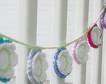 Wzór szydełkowy, letni kwiatowy proporczyk, dekoracja ścienna