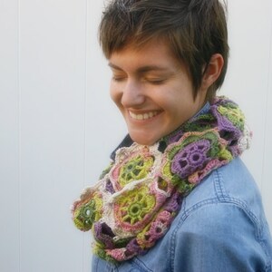 Infinity Blossom Cowl Crochet Pattern, Flower Scarf Pattern - Etsy