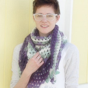 Crochet Pattern, Triangle of Triangles Scarf, Wrap, Cowl