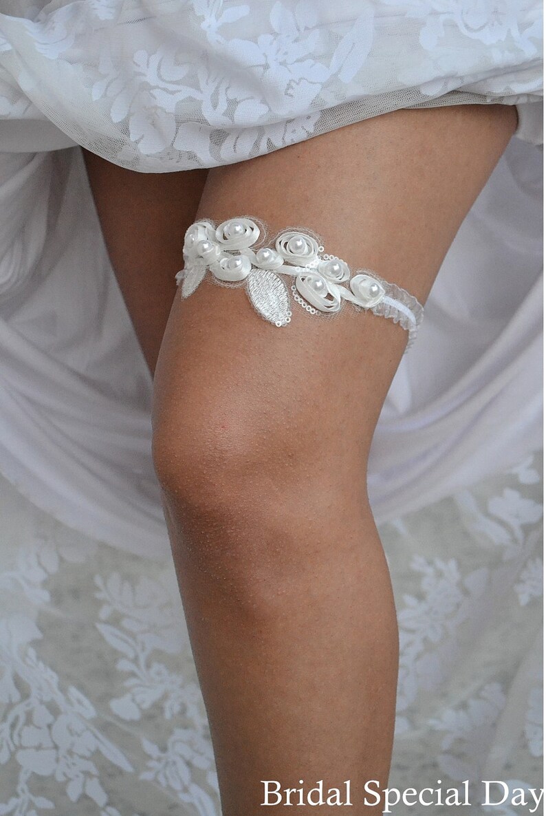 Wedding Garter White Lace Pearl Bridal Garter White Garter Etsy