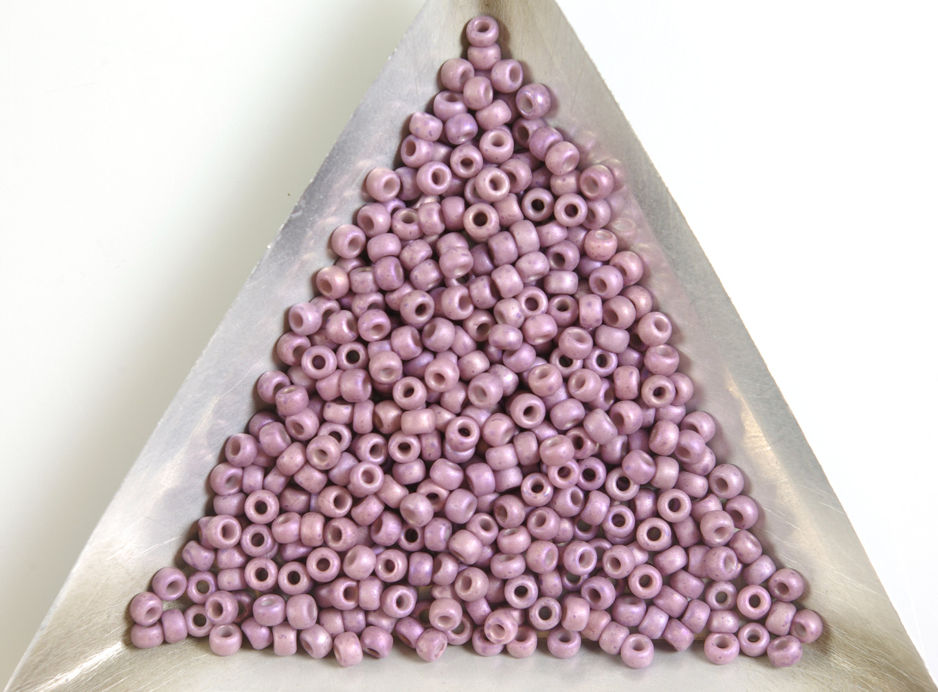 ★miyuki_heart_00★2026.6月27日　商品番号99 Size 8/0 Miyuki Color #F461K Matte Mauve/purple Japanese Glass