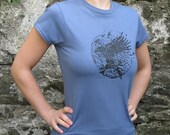 Raven drawing t-shirt, knowledge of a raven, fios cionn fiaigh - ladies t shirt - blue
