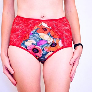 Medium style Panties with poppies print and lace detail. comfortable cotton panties. Handmade. Woman panties. Free shipping.