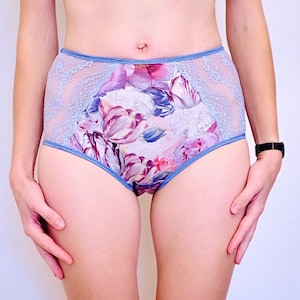 Hipster-style Panties with tulips print and lace. comfortable cotton panties. Handmade. Woman panties. Cotton hipster panties.