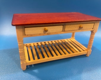 Mesa a escala de 1 pulgada (1:12) para cocina o tienda de muebles en miniatura de casa de muñecas