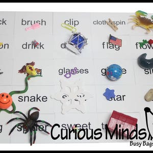 Objets de Alphabet Montessori - mélanges mot Mini objets avec mot cartes