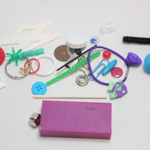 Sale - Magnet and random small trinkets - learning toy