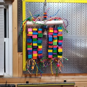 The gargantuan* 5 pound XL parrot toy*macaw*cockatoo