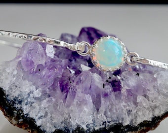 Brazalete Real de Ópalo Natural - Pulsera con la piedra natal de octubre en plata de ley o chapado en oro de 14 quilates