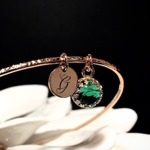 2.5 Smaragd Royal Charm Armreif | Benutzerdefinierte Mai Birstone Geburtstagsgeschenk | Neues Mutter-Feier-Schmucksachen Geschenk für sie | Personalisierte Armband