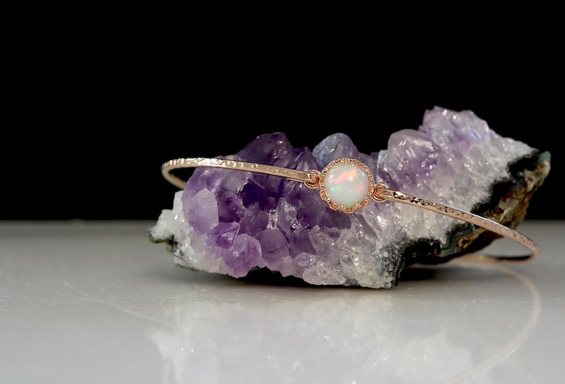 Brazalete delgado Royal de ópalo natural - Pulsera con la piedra natal de octubre imagen 1