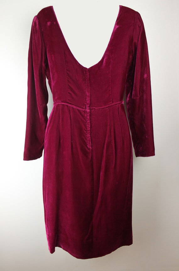 1950s 1960s  Rich Berry Velvet Sheath Dress SM | … - image 4