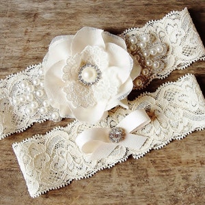 Wedding Garter / Bridal Garter / Ivory Lace Garter Set / Wedding garter set / Bridal Garter Set image 1