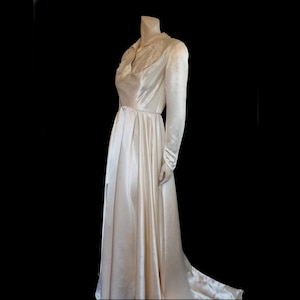 1950s Satin Wedding Gown With Train - Small