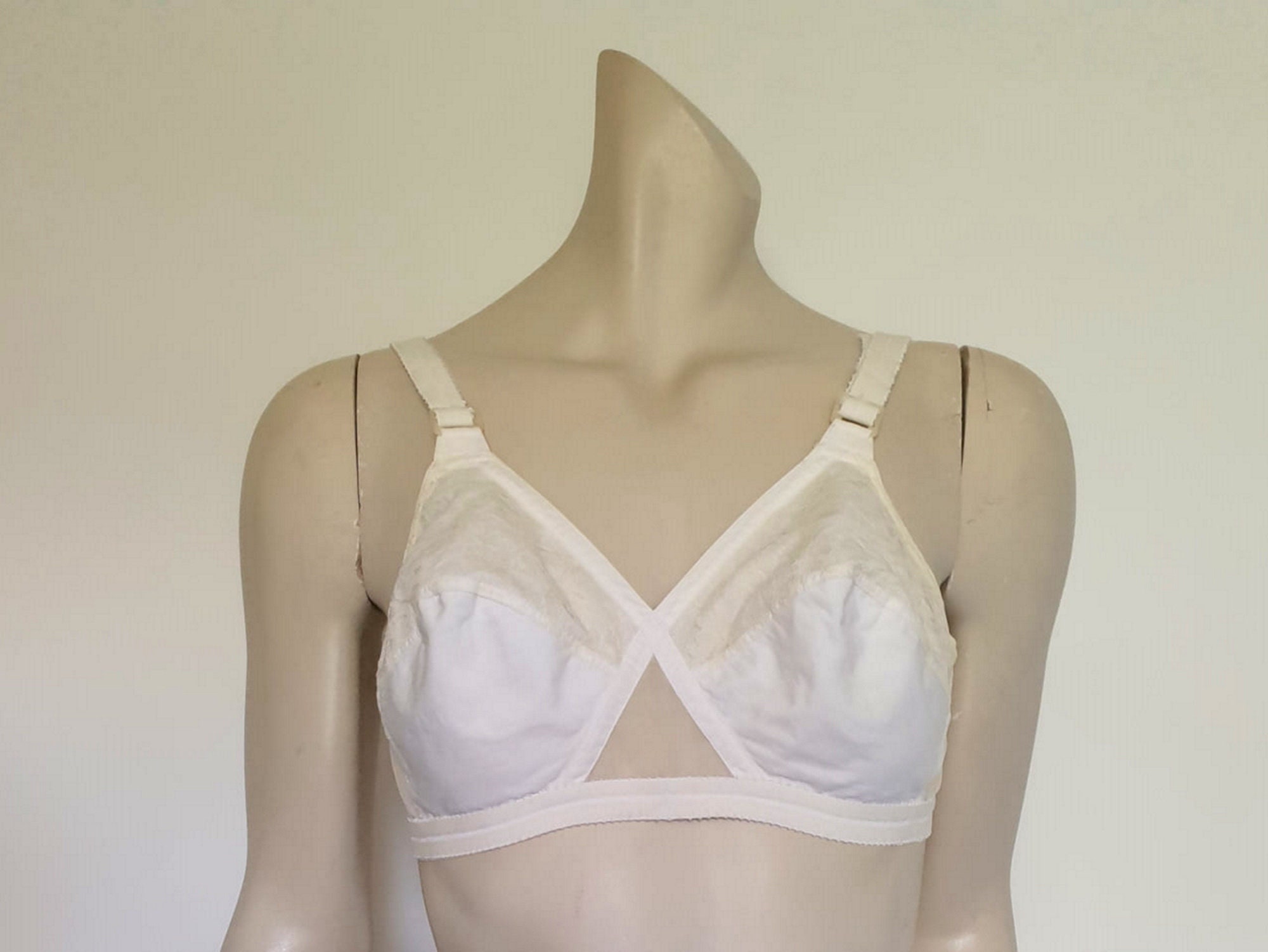 1960s Cotton Cross-your-heart Bra by Playtex -  UK