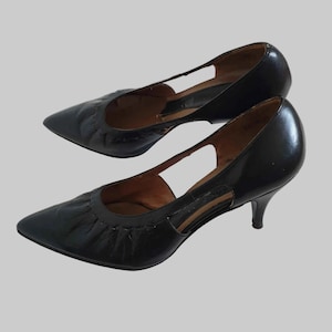 Scarpe in pelle nera con lati tagliati di Gold Cross - anni '60 - taglia 5.5C
