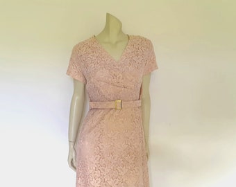 Vestido de encaje rosa de la década de 1960 de Deja - M