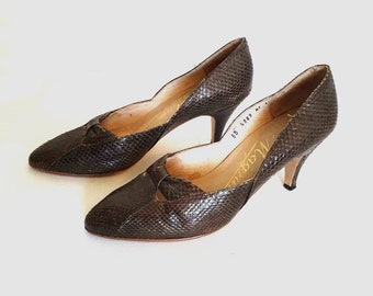 1960er Jahre Olive Braune Schlangenleder Schuhe, Pumps, von Magnini - Gr. 5