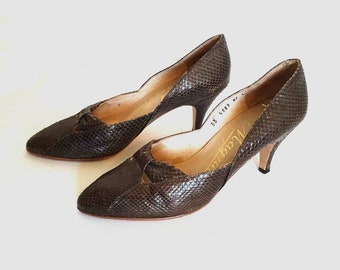 1960s Olive Brown Snakeskin Shoes, Pumps, by Magnini - Size 5