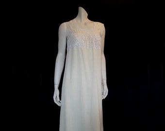 1920s Cream Nightgown With Lace Bodice - Bust 89 cm