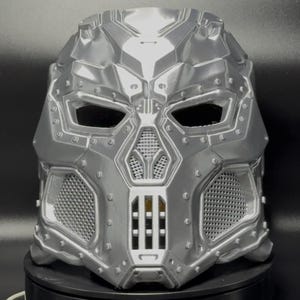Metallic Dr Doom Sci fi villain Cosplay costume halloween Mask