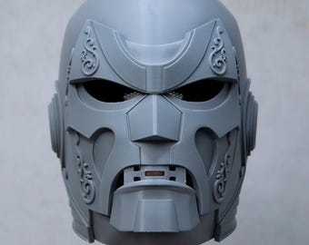 Máscara de cosplay inspirada en Doctor Doom – Máscara de villano impresa en 3D en color plata seda – Disponible solo la máscara o el casco completo.