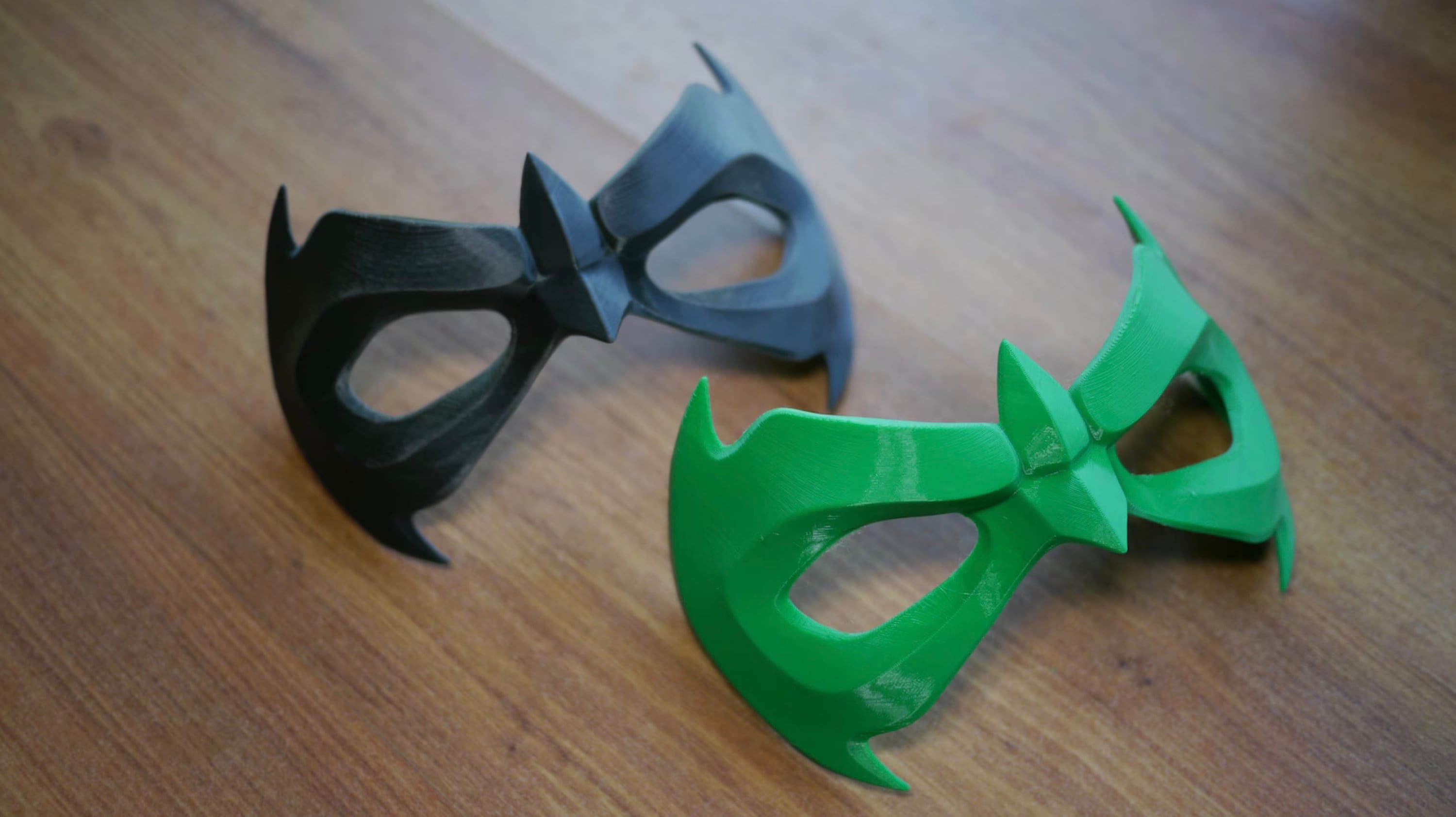 Robin With DETACHABLE eye mesh, various colours, Cosplay Costume Halloween Domino Mask 3D print