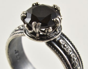 Anello in argento sterling con spinello nero: montatura a corona floreale vintage