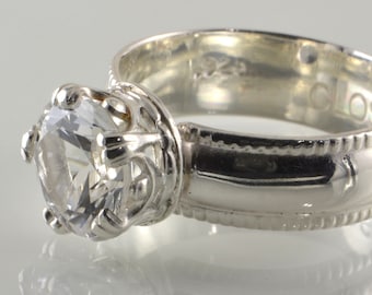 Anello in argento sterling con zaffiro bianco fatto a mano: anello di fidanzamento alternativo