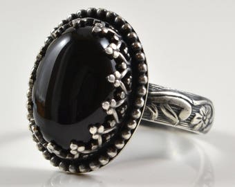 Anello in onice nero in argento sterling, pietra preziosa ovale in onice nero naturale, anello a fascia con fiori e foglie, regalo per anniversario di matrimonio per lei