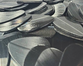 100 Guitar Picks Recycled Vinyl Record Black Heavy Gauge (Made From Vinyl Record Albums)