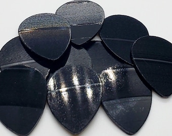 100 Black Guitar Picks Recycled Vinyl Record Black Heavy Gauge Teardrop Style (Made From Vinyl Record Albums)