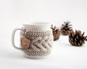 Beker gezellig in beige, gebreide mok gezellig, koffie gezellig, theekop gezellig, handgemaakte houten knop, koffie gezellige mouw, warmer, winter, cadeau