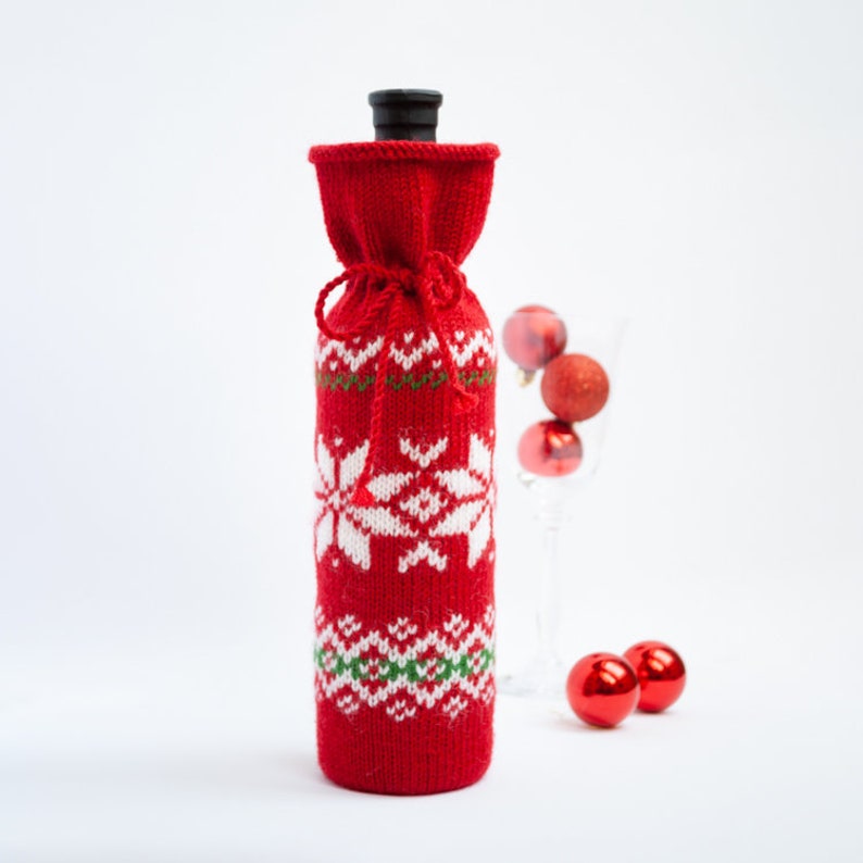 PDF KNITTING PATTERN Christmas Wine Bottle Cozy, Christmas Gift, Present, Accessory, Holiday Decoration, Cover, Wrap, Snowflakes image 1