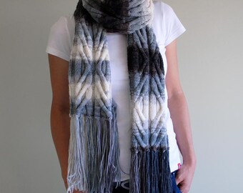 PDF KNITTING PATTERN Scarf Sofia – Women scarf – Winter accessory – Scarf Knitting Pattern – Classic Scarf Knit Pattern – Cabled – Tassels