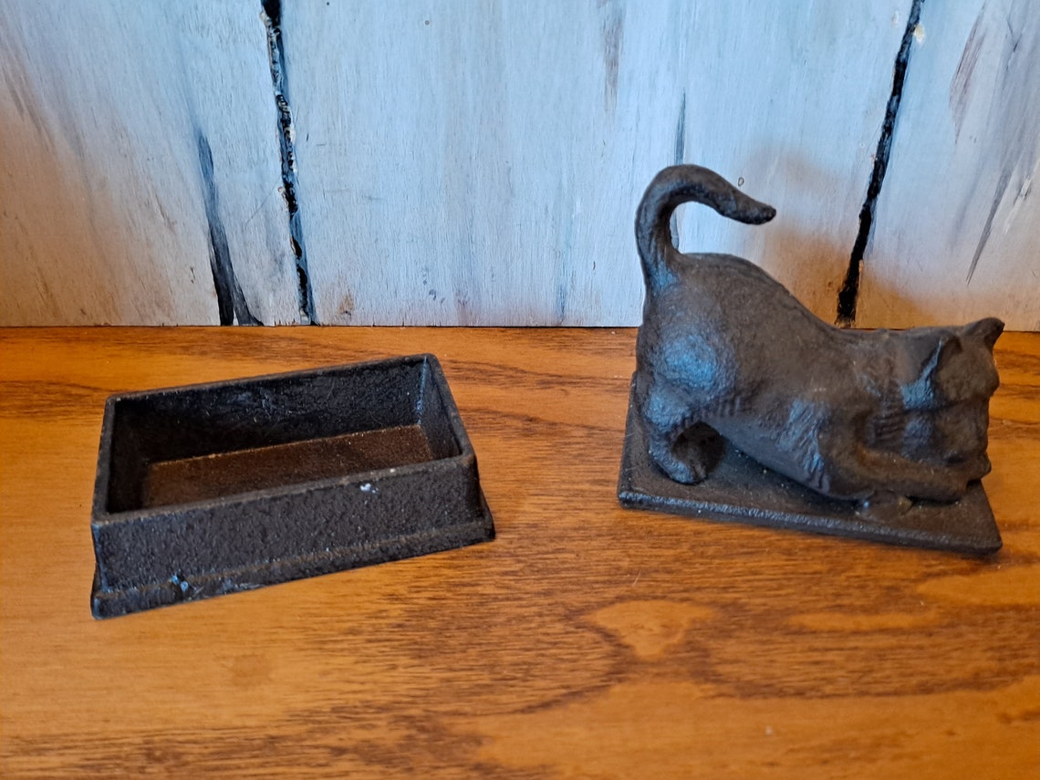 Vintage CAT JEWELRY BOX & Tiny Wood Cat Earrings, Cat Keepsake Box