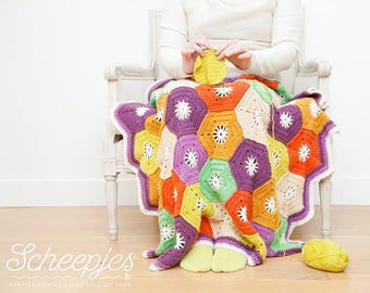 Crochet baby blanket, vintage crochet blanket, crochet hexagon blanket, new baby gift, newborn present, crochet blanket, gender neutral