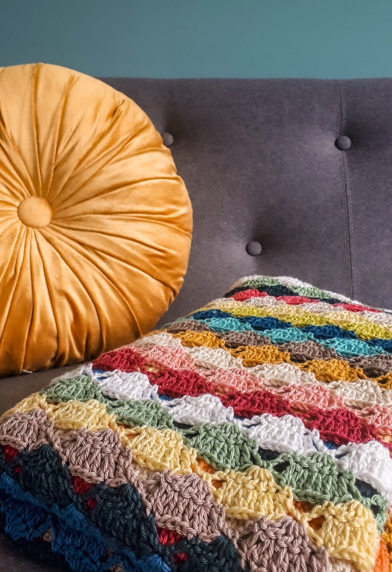 Crochet scarp blanket, scrap blanket pattern, scrap yarn blanket, fan stitch blanket, crochet fan stitch, Majorelle blanket, image 3