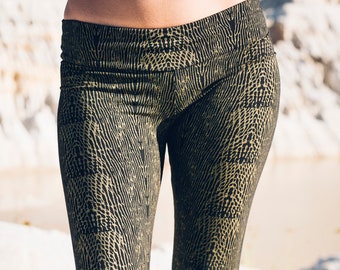 Viper full length legging - Yoga pant - Organic cotton legging - Snake print legging - Black and gold legging