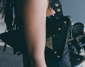 Eye of horus holster - Large size - Leather pocket holster - Ladies holster-Leather bag
