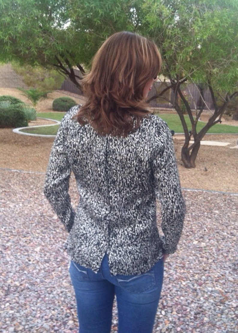 High Neck /& Twist Turtleneck Collar Vintage Black and White Long Sleeve Silk Blouse