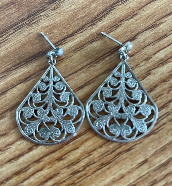 Vintage silver floral print chandelier earrings