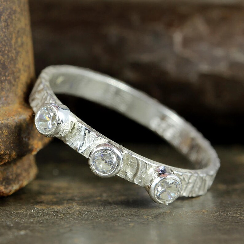 Hecho a mano plata esterlina sólida ancho martillado corteza Brazalete con 925