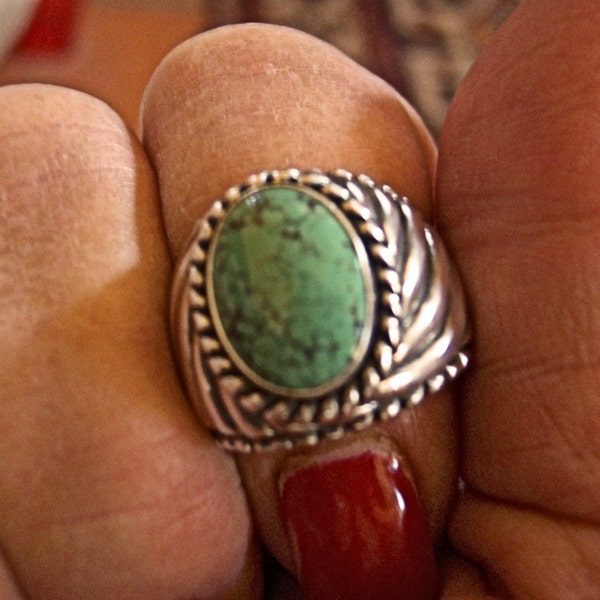 Native American Ring.  Ladies, Mens Vintage Native American Genuine green Turquoise Signed, Size 8, 12.9 grams, Free Shipping